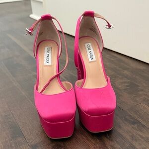 Steve Madden Fuchsia Platform Heels